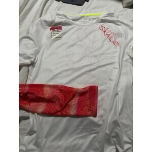 NWT Performance  Moisture Wicking Top Loco Skaile-Fishing/ Outdoor L- runs small